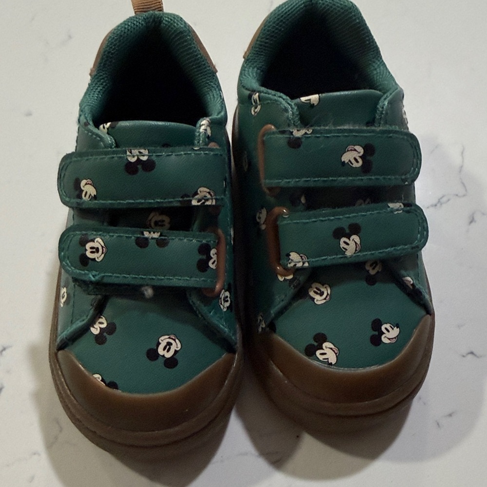 H&M Mickey Mouse sneakers size 20/21